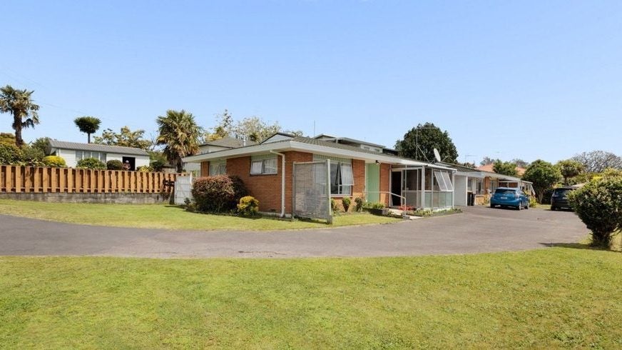 12A Bellevue Road, Brookfield, Tauranga - Carousel 1