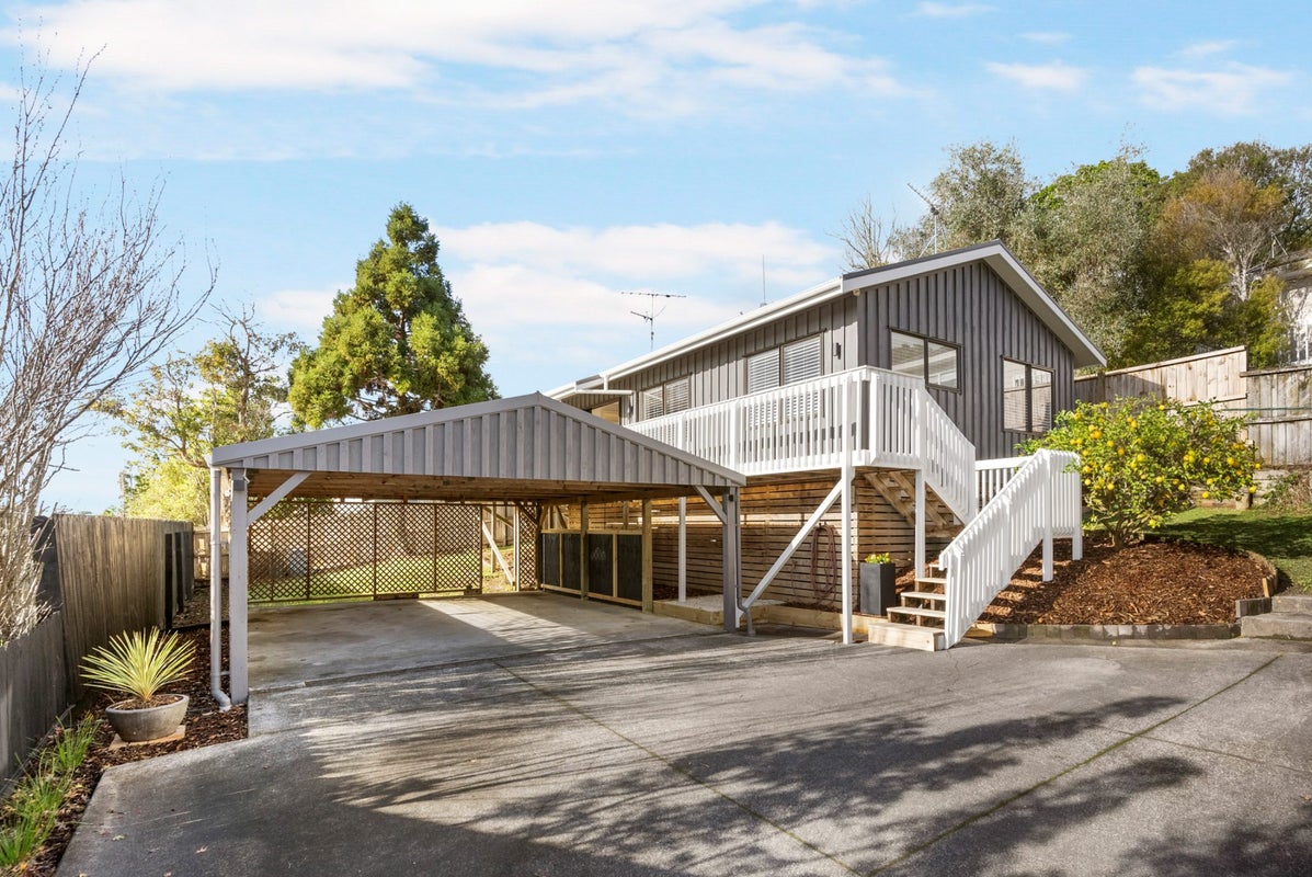 4A Helicon Place, Totara Vale, Auckland - Carousel 2