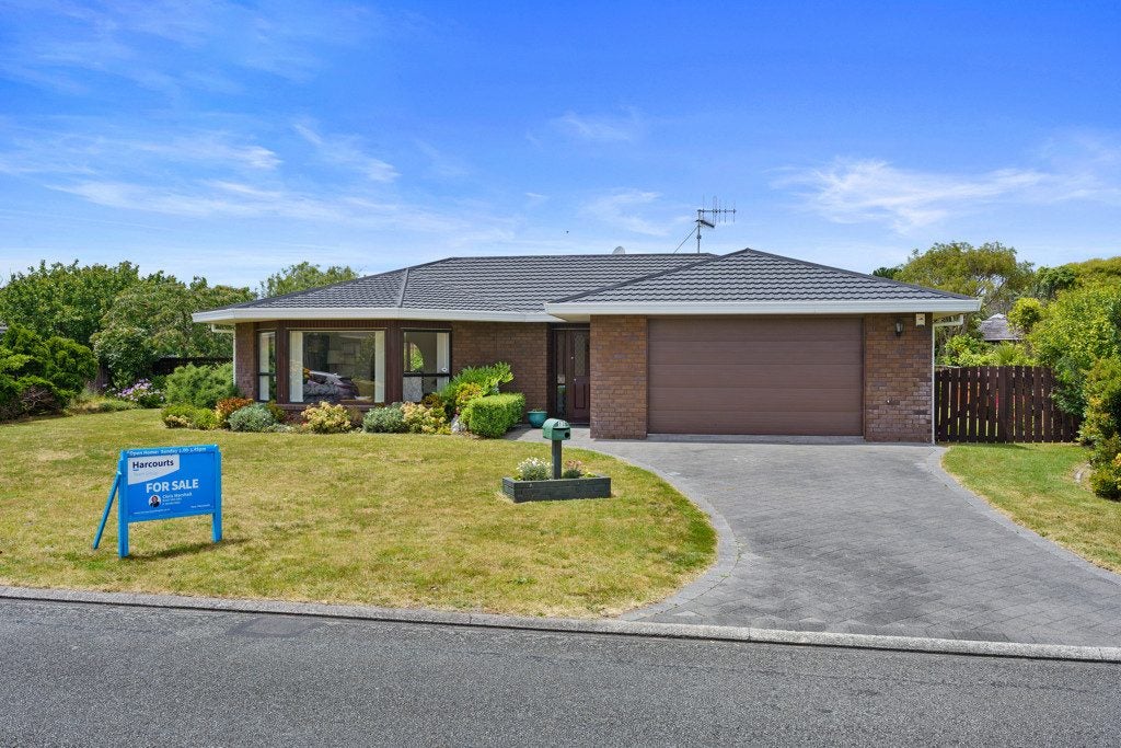 12 Pinewood Grove, Paraparaumu Beach, Paraparaumu - Carousel 1