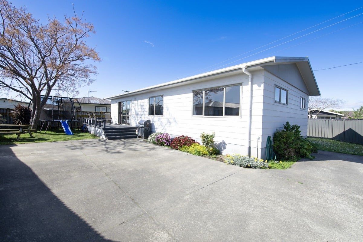 84 Murphy Road, Taradale, Napier - Carousel 1