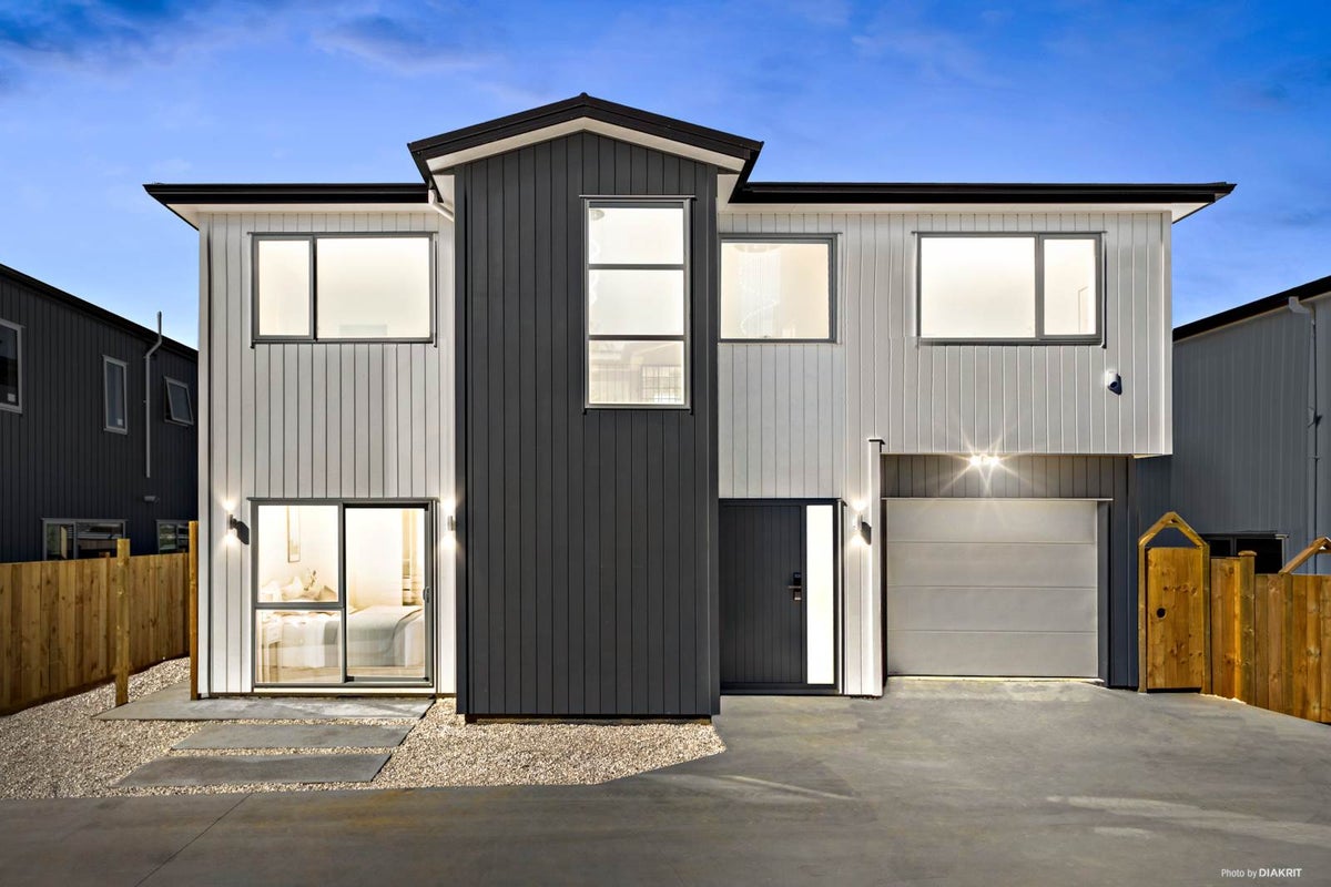 5B Quibray Place, Botany Downs, Auckland - Carousel 1
