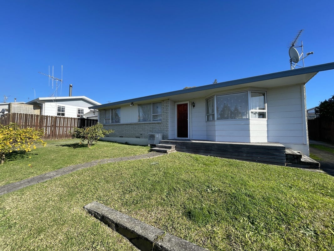 3 Hyde Avenue, Nawton, Hamilton - Carousel 2