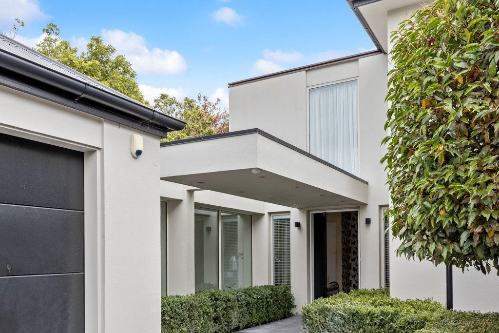 10 Springvale Gardens, Harewood, Christchurch - Carousel 2