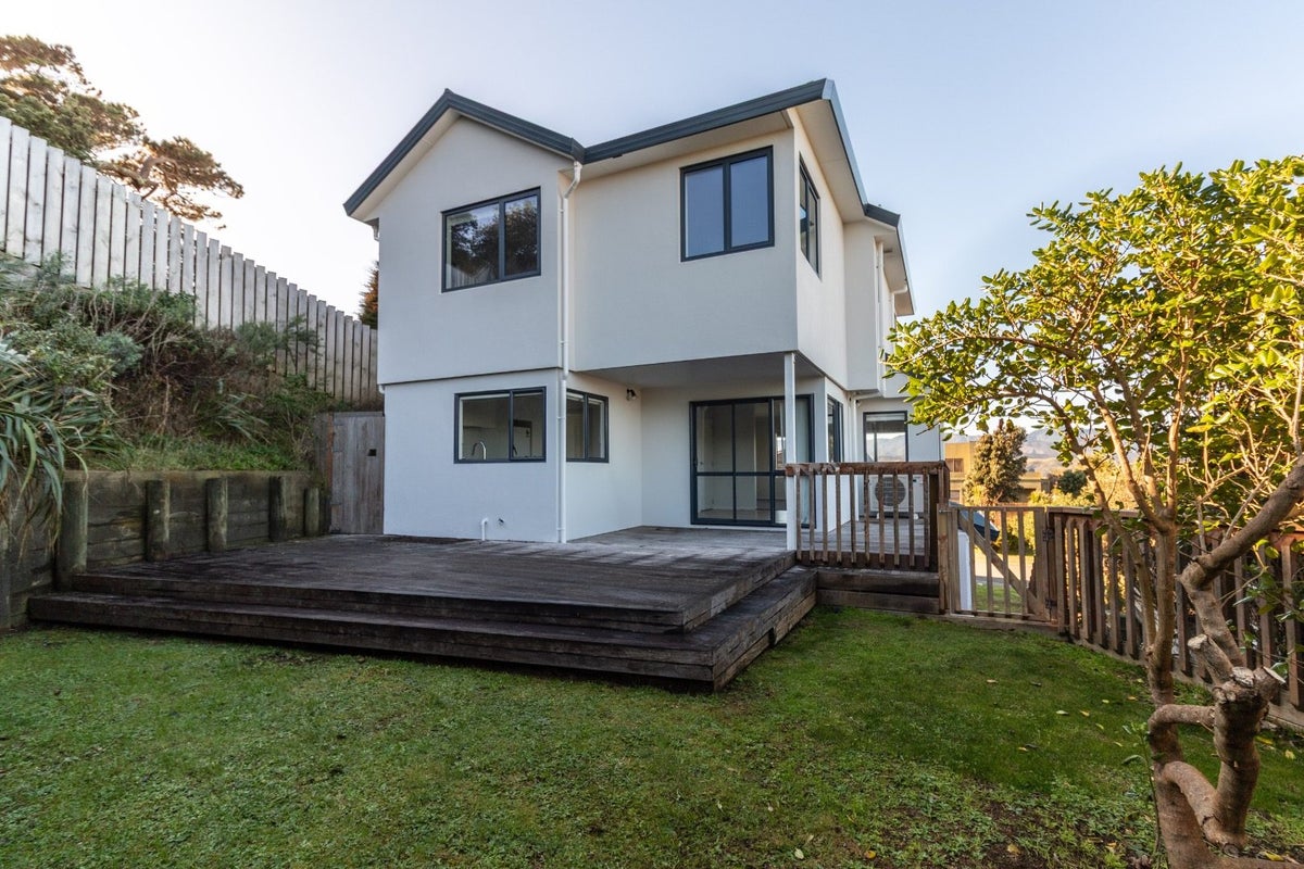 12 Bowes Crescent, Strathmore Park, Wellington - Carousel 1