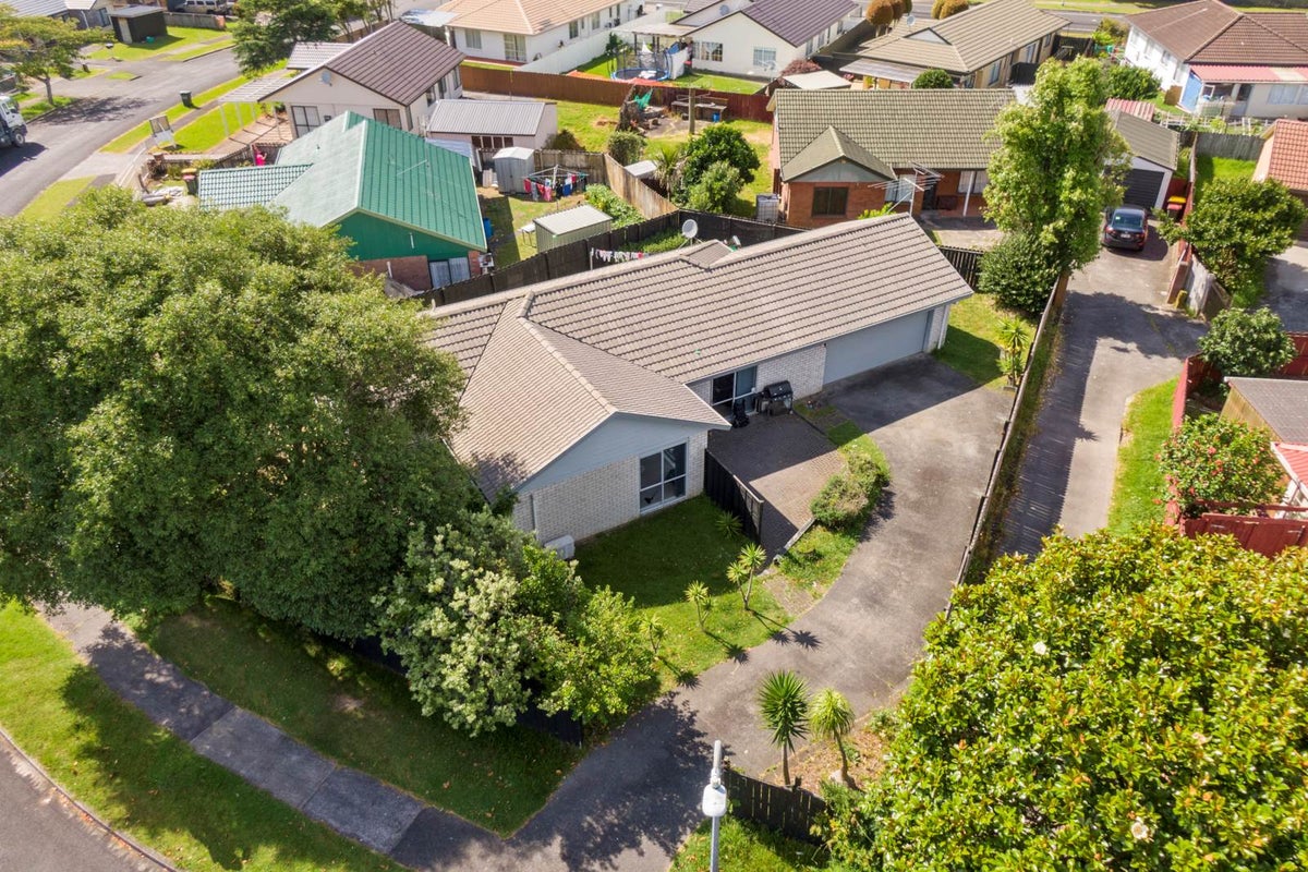 2 Colt Place, Randwick Park, Auckland - Carousel 1