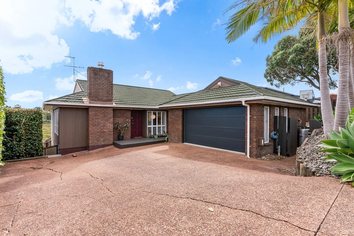 48 Galloway Crescent, Farm Cove, Auckland - Carousel 1