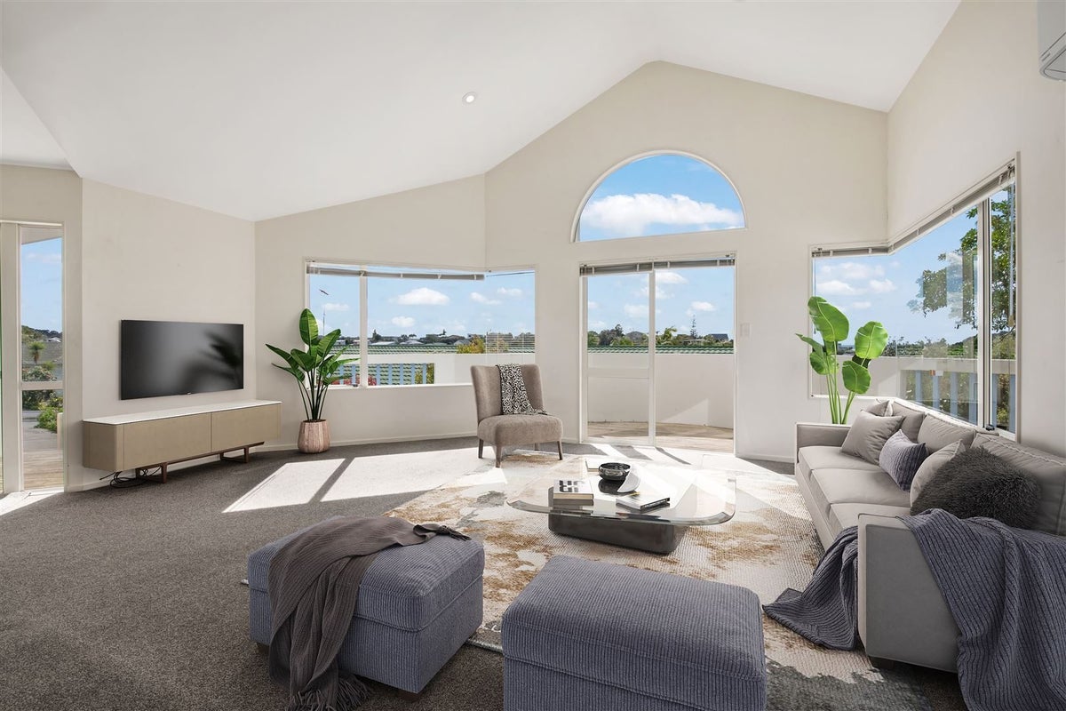 8 Charlotte Street, Stanmore Bay, Whangaparaoa - Carousel 1