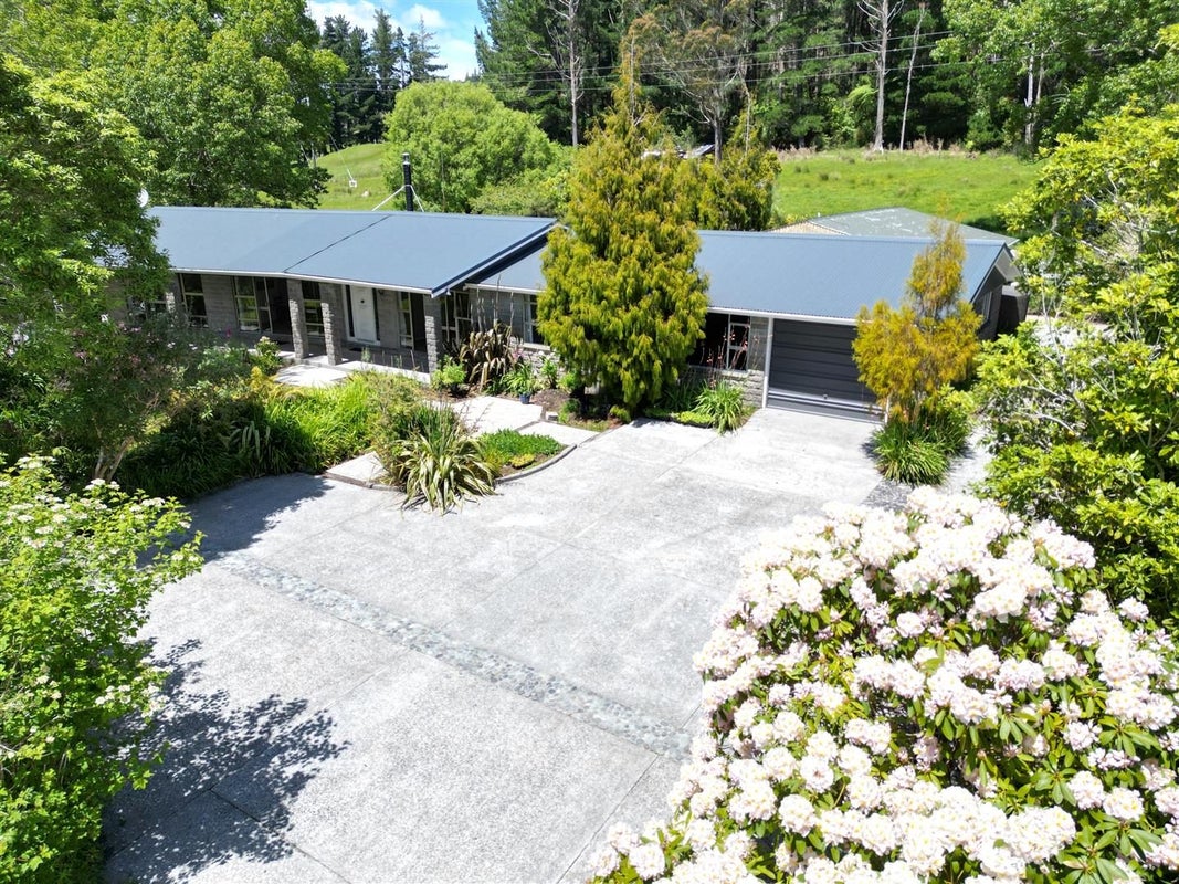 406 Main Road, Kaiata, Greymouth - Carousel 1