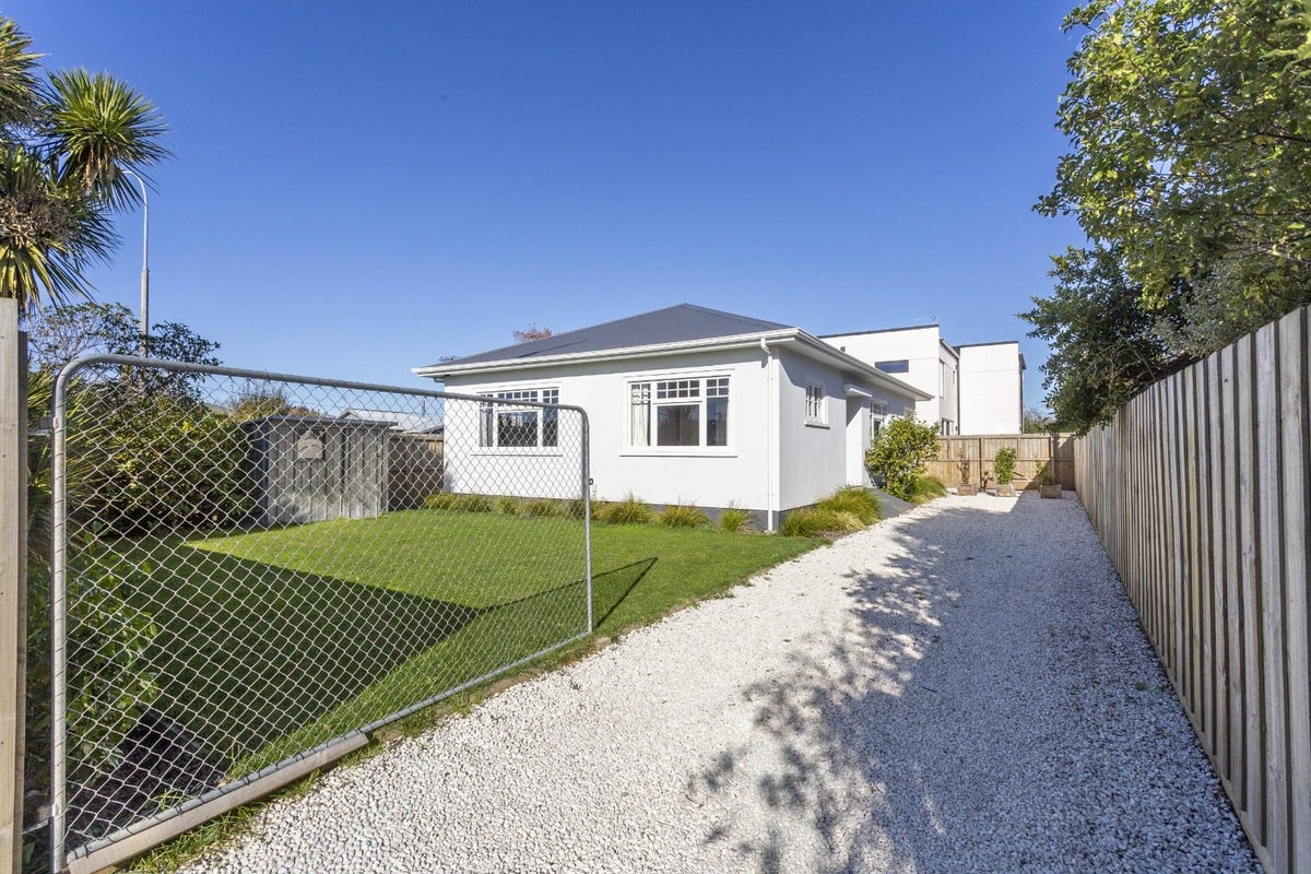 329 Lyttelton Street, Spreydon, Christchurch - Carousel 19