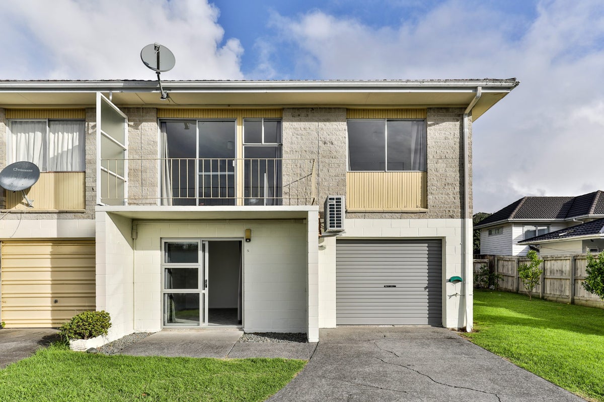 5/43 Blockhouse Bay Road, Avondale, Auckland - Carousel 2