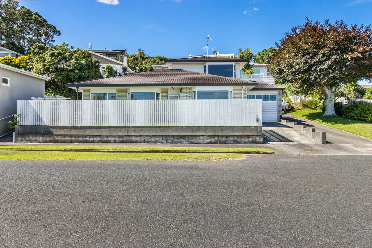 13 Burns Street, Westown, New Plymouth - Carousel 1