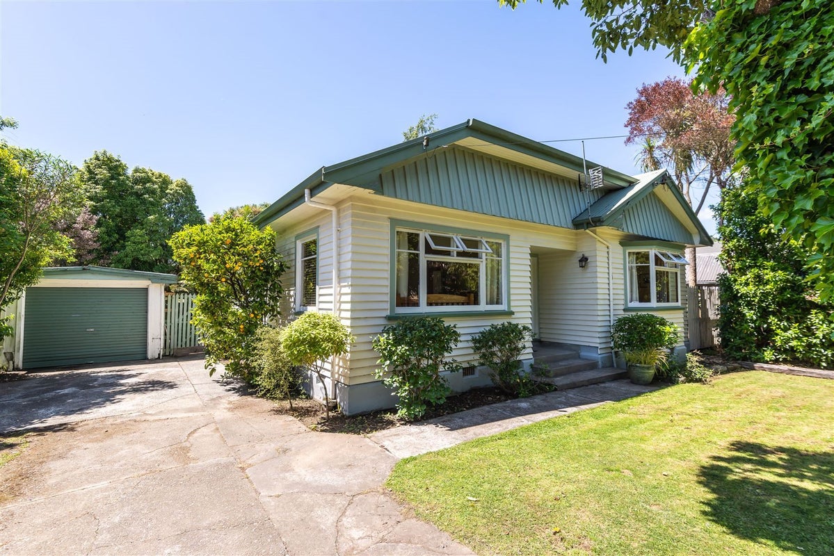 7 Kowhai Terrace, Saint Martins, Christchurch - Carousel 1