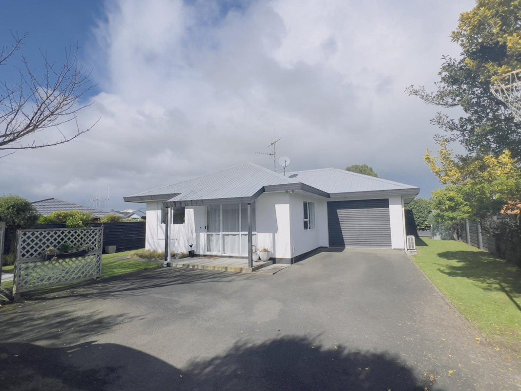 11B Sheffield Place, Springvale, Whanganui - Carousel 1