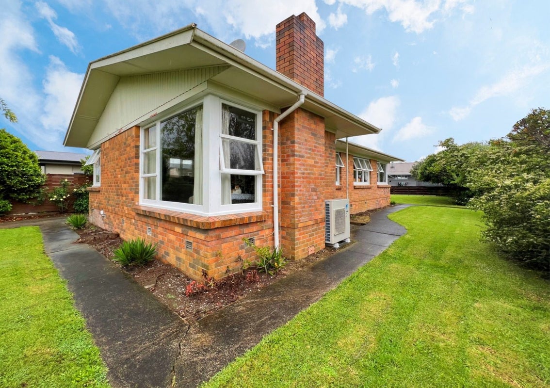 11 Bremworth Avenue, Dinsdale, Hamilton - Carousel 16