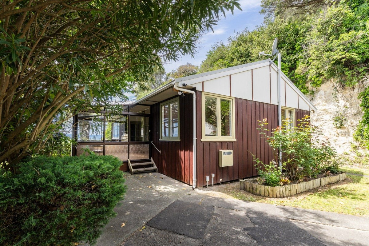 8 Goldsmith Road, Hospital Hill, Napier, Hawke's Bay - Carousel 2