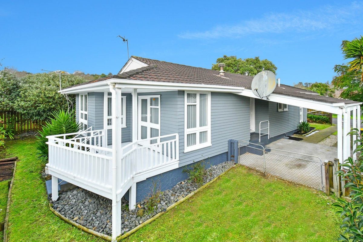 2 Dulcie Place, Red Hill, Papakura - Carousel 1