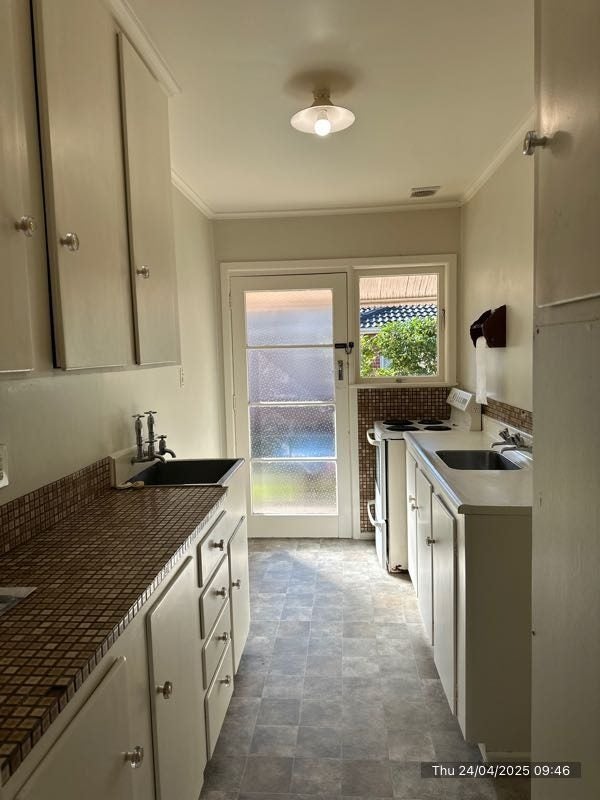 2/14 Oaklands Road, Mount Eden, Auckland - Carousel 11