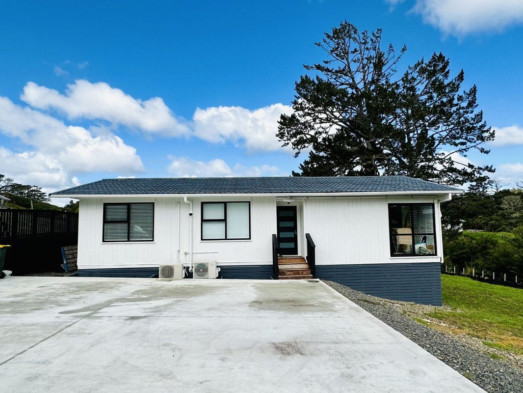 43F Terry Smyth Drive, Kumeu - Carousel 1