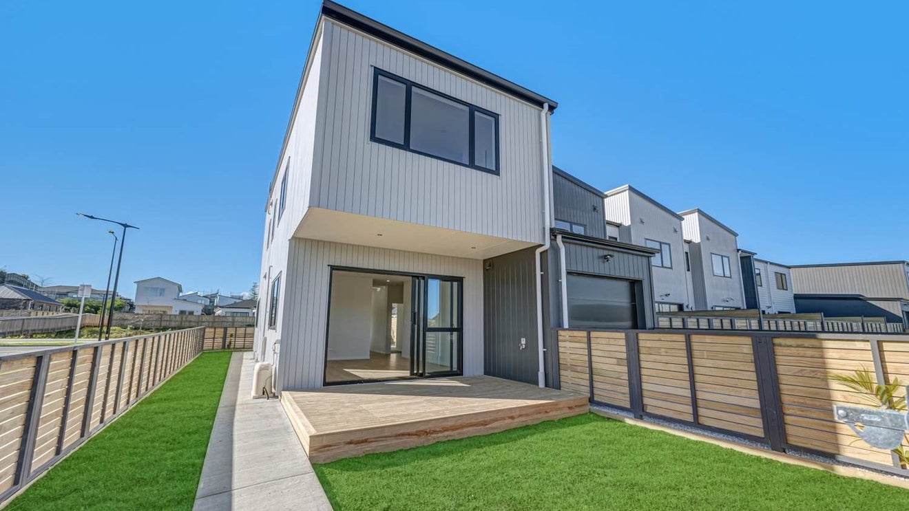 111 Bellfield Road, Opaheke, Papakura - Carousel 1
