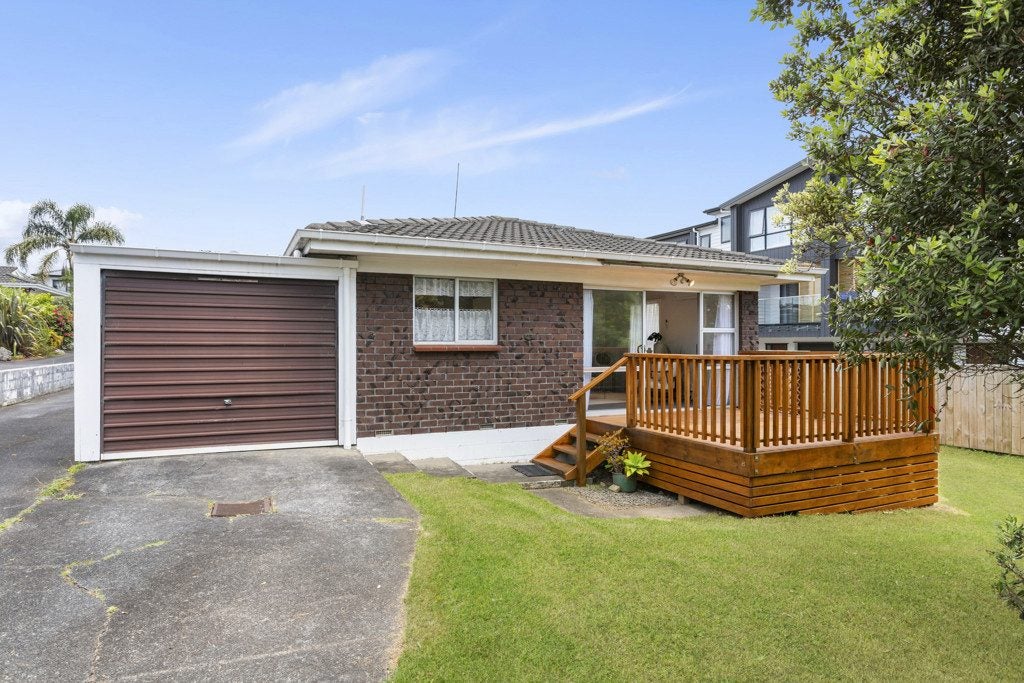 1/121 Gardner Avenue, New Lynn, Auckland - Carousel 1