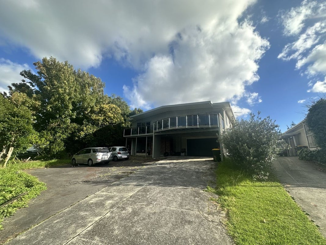 44A Marine Parade, Mellons Bay, Auckland - Carousel 2