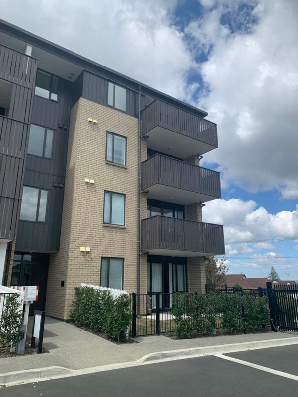 202/20A Alfriston Road, Manurewa East, Auckland - Carousel 1