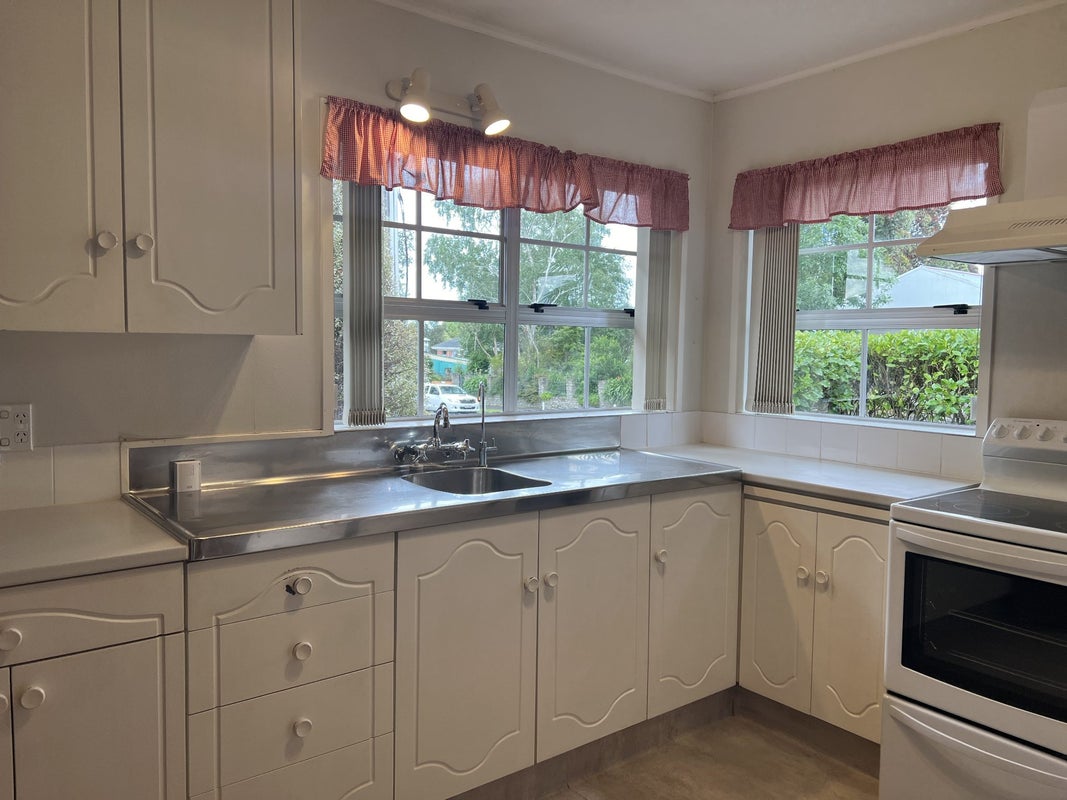 142A Clyde Street, Hamilton East, Hamilton - Carousel 10