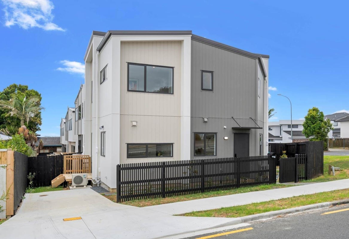 57 Bradbury Road, Botany Downs, Auckland - Carousel 19