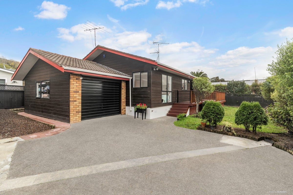 2/24 Hatherlow Street, Glenfield, Auckland - Carousel 1