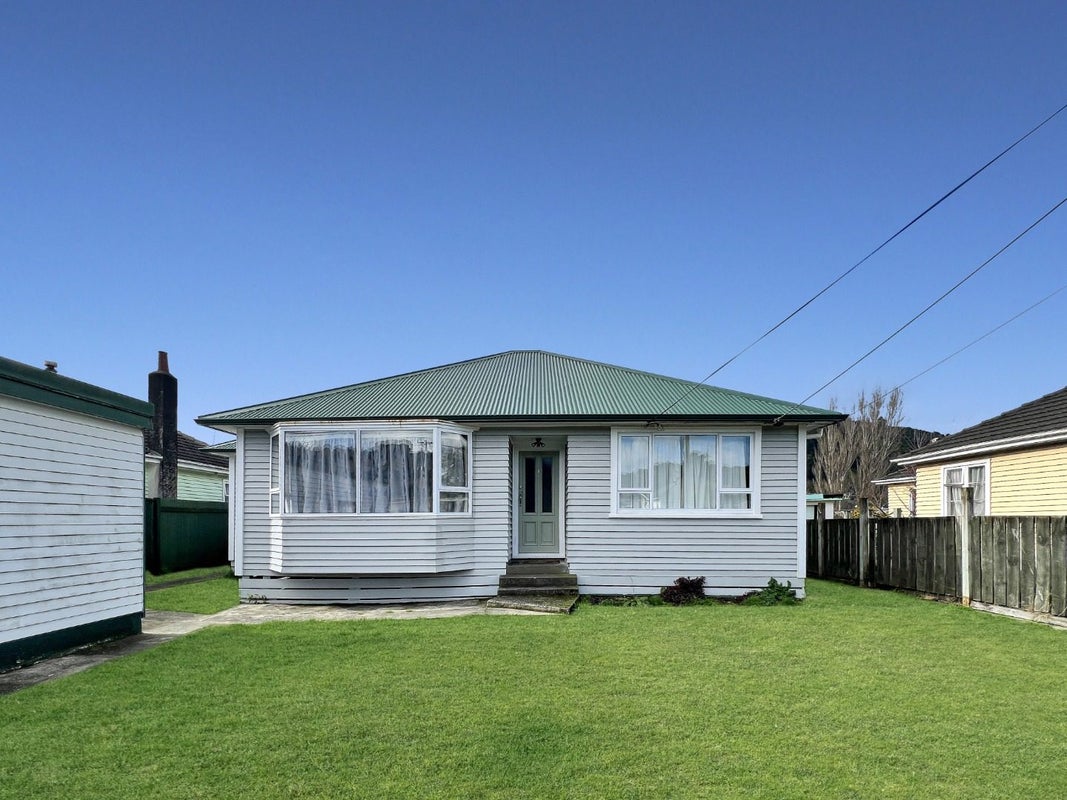 64 Wellington Road, Wainuiomata, Lower Hutt - Carousel 1