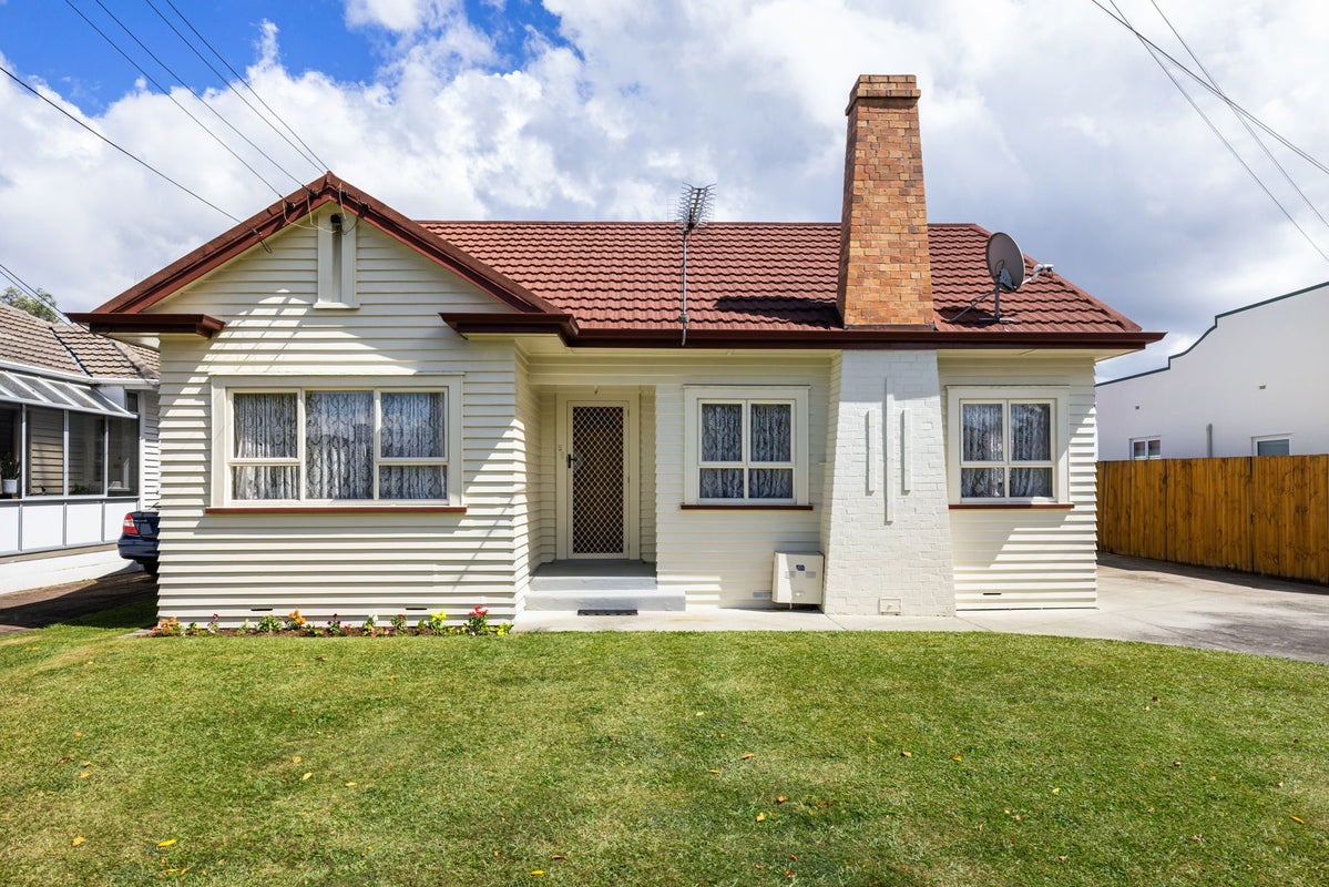13 Bell Street, Hamilton East, Hamilton - Carousel 1