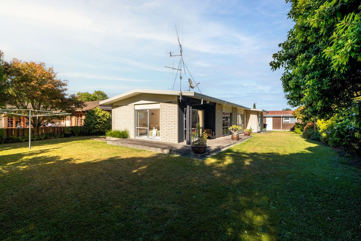 129 Fitzroy Avenue, Fitzroy, Hamilton - Carousel 23