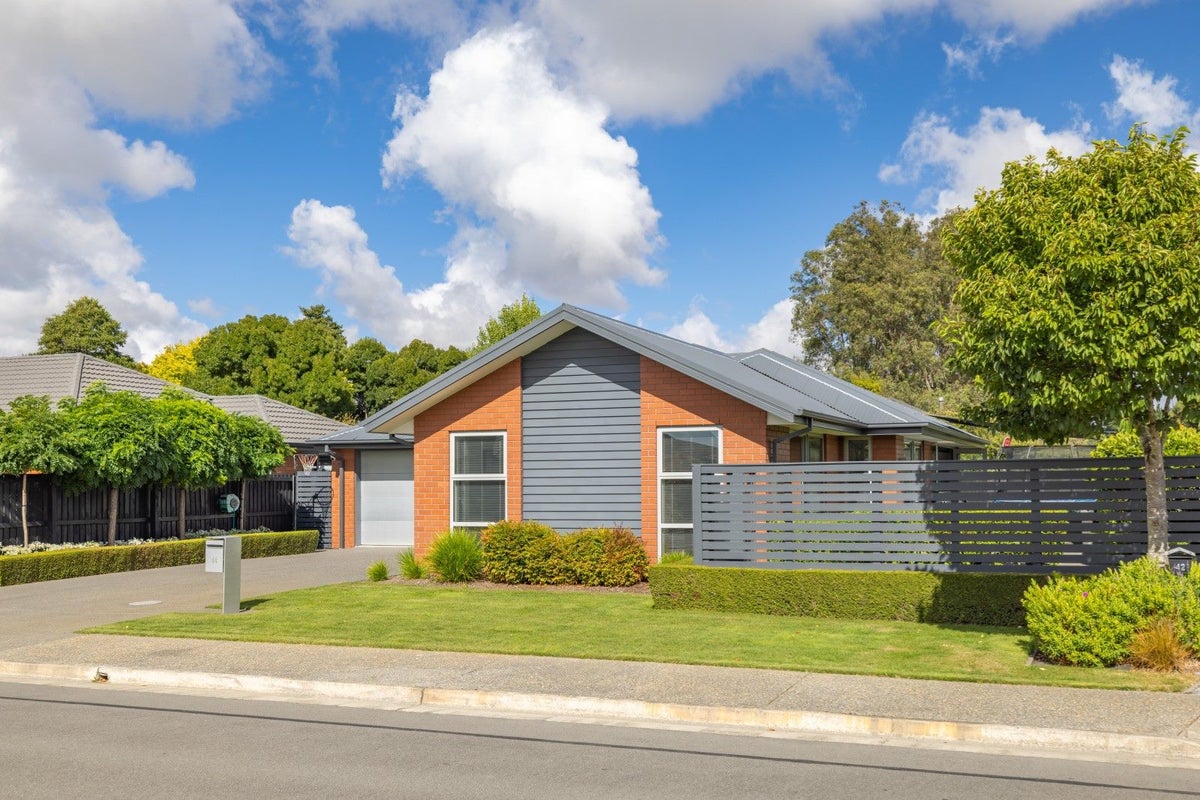 44 Brookwater Avenue, Northwood, Christchurch - Carousel 23