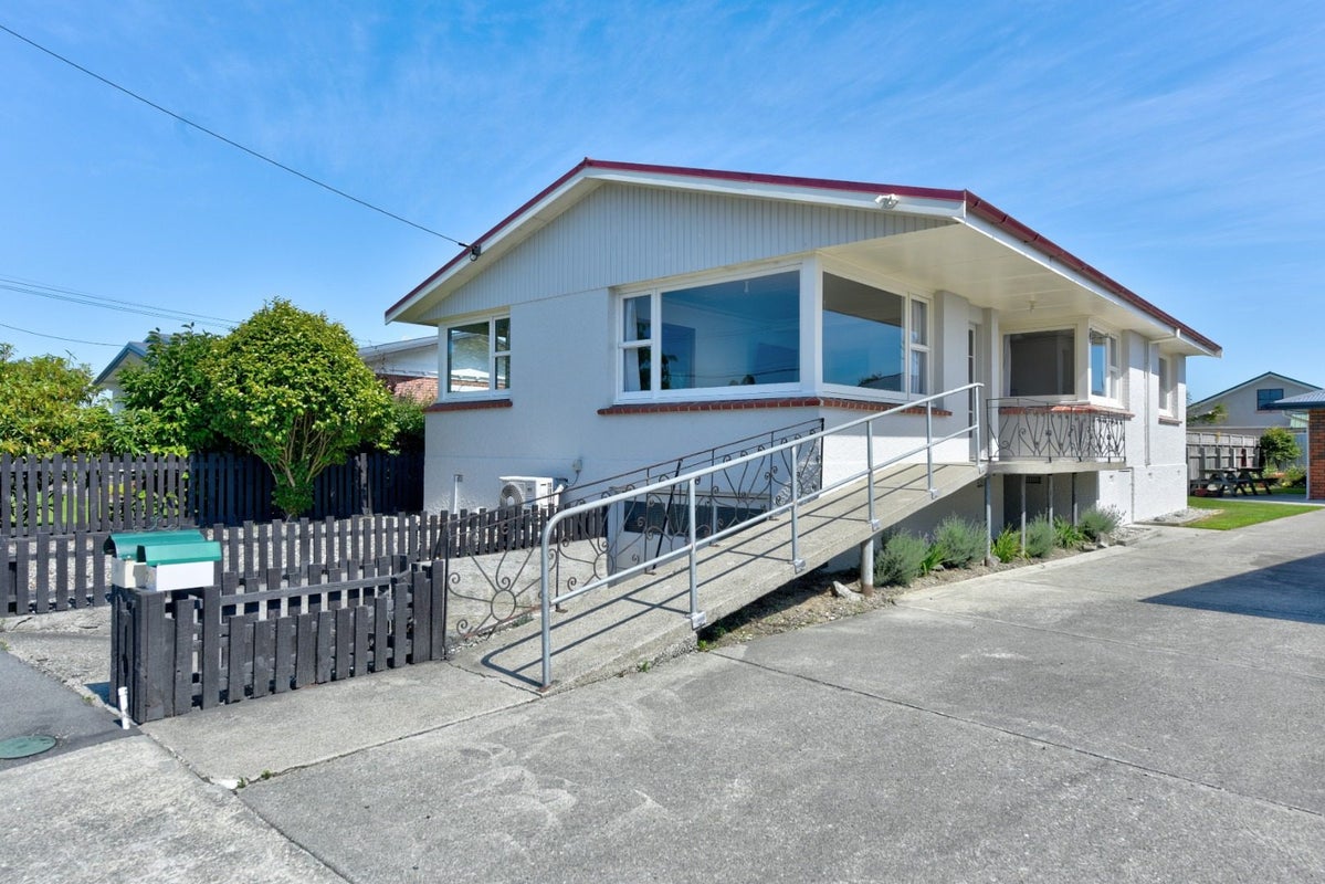 20 Huron Street, East Gore, Gore - Carousel 2