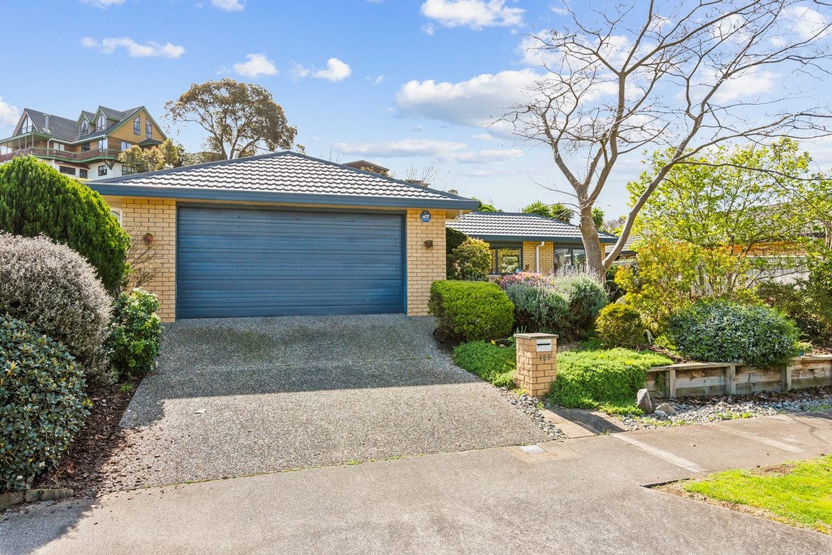 125 Weggery Drive, Waikanae Beach, Waikanae - Carousel 1