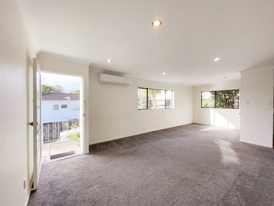 2/9 Danube Lane, Glen Eden, Auckland - Carousel 1