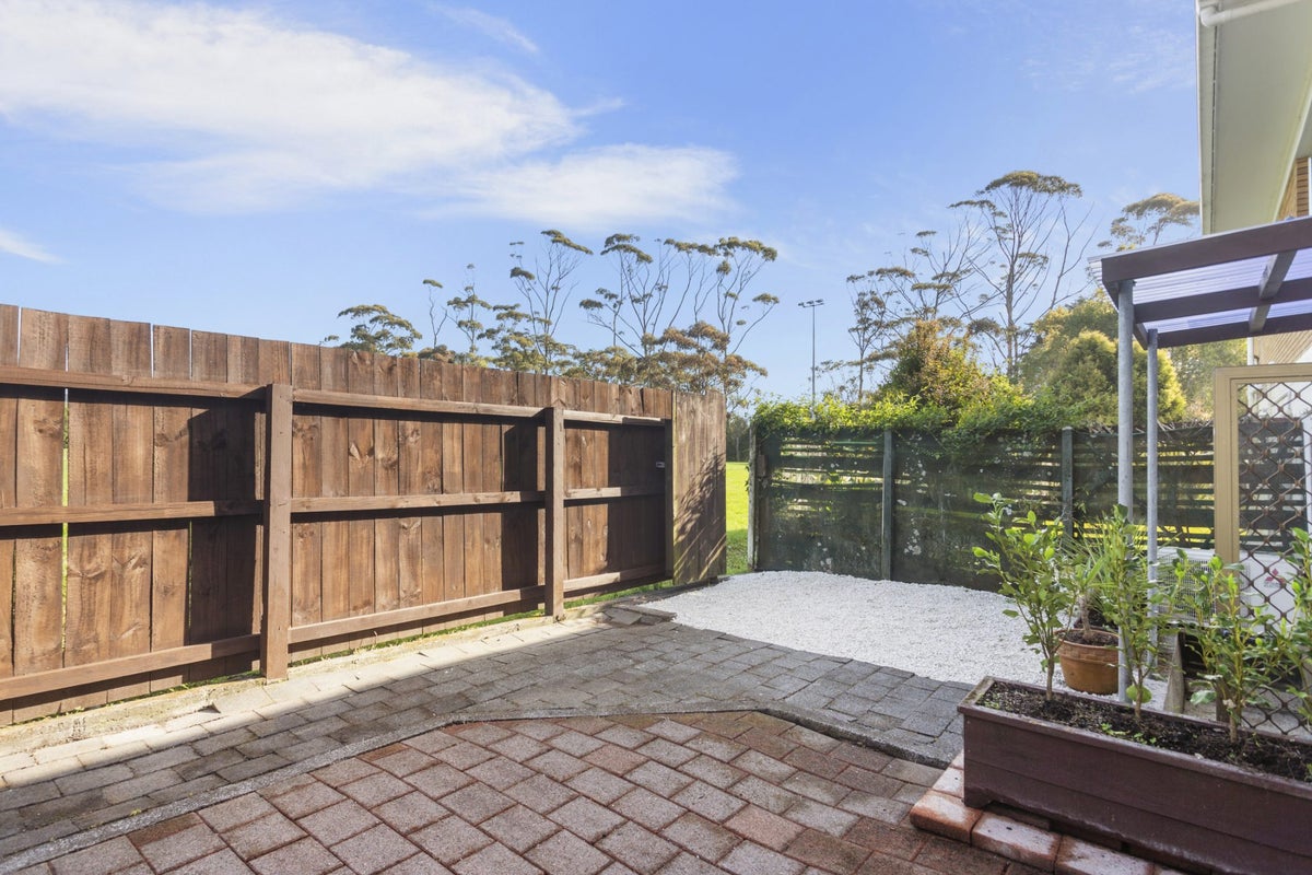 2/15A Oates Road, Glen Eden, Auckland - Carousel 2