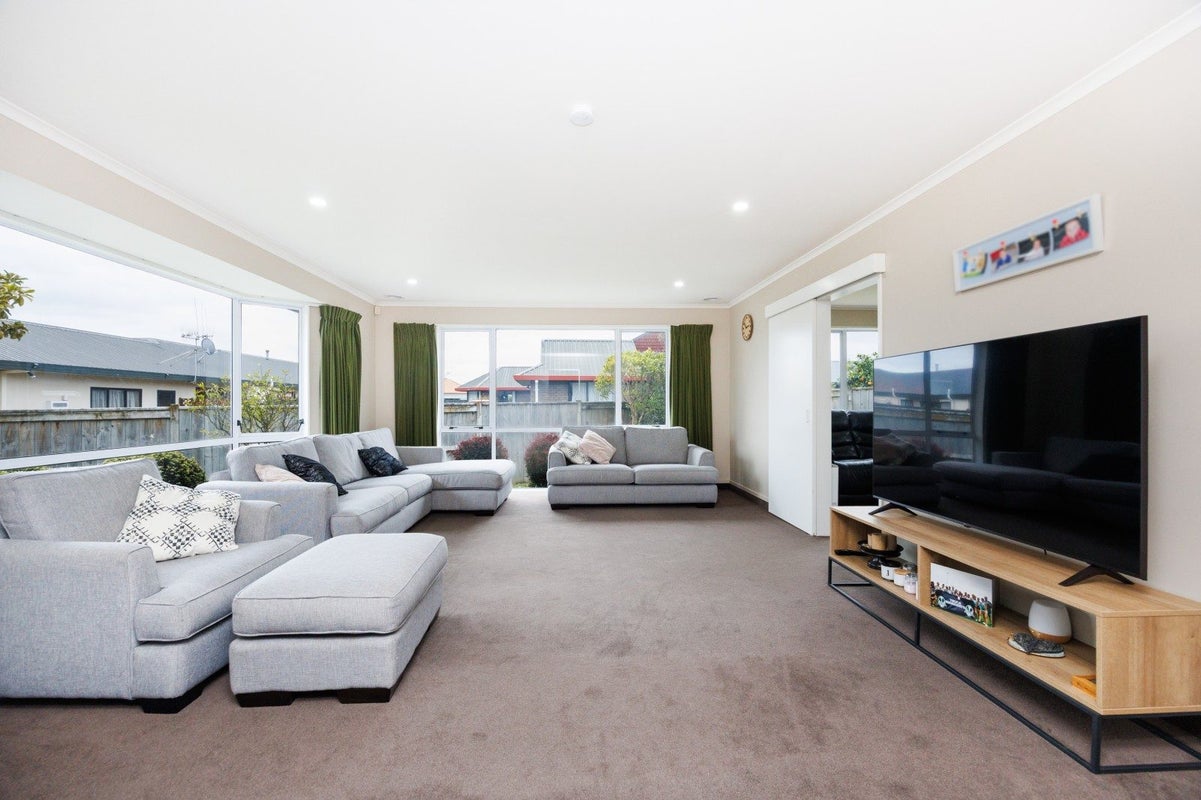 34 Jefferson Crescent, Milson, Palmerston North - Carousel 2