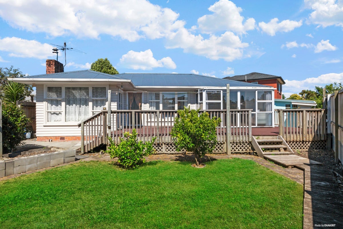 55B Te Kanawa Crescent, Henderson, Auckland - Carousel 2