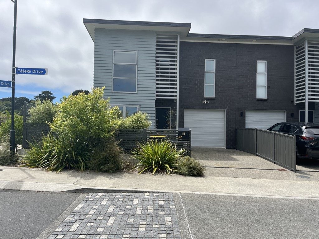 58 Pateke Drive, Kenepuru, Porirua - Carousel 1