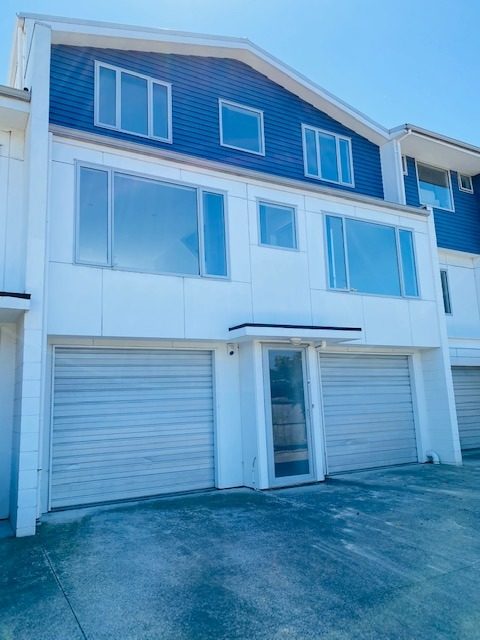 22B Packe Street, Edgeware, Christchurch - Carousel 1