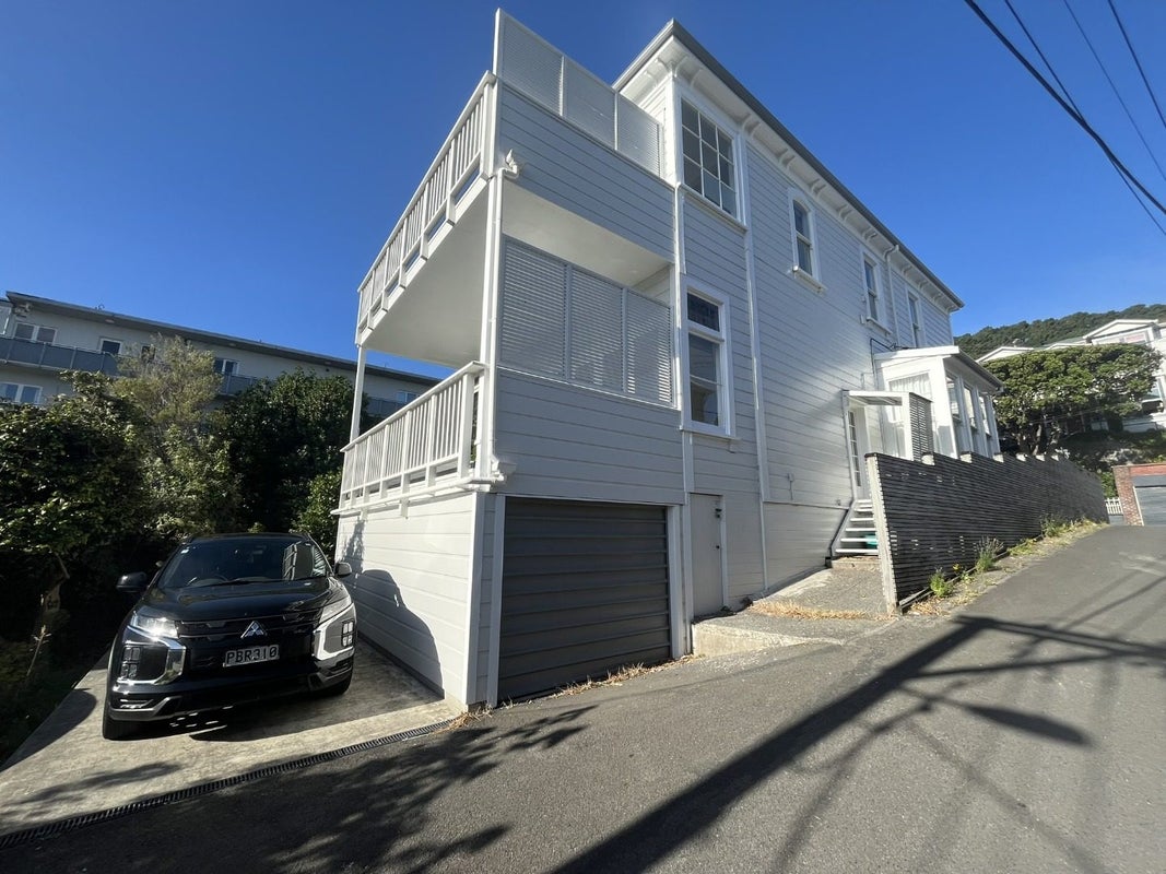 16 Austin Street, Mount Victoria, Wellington - Carousel 1