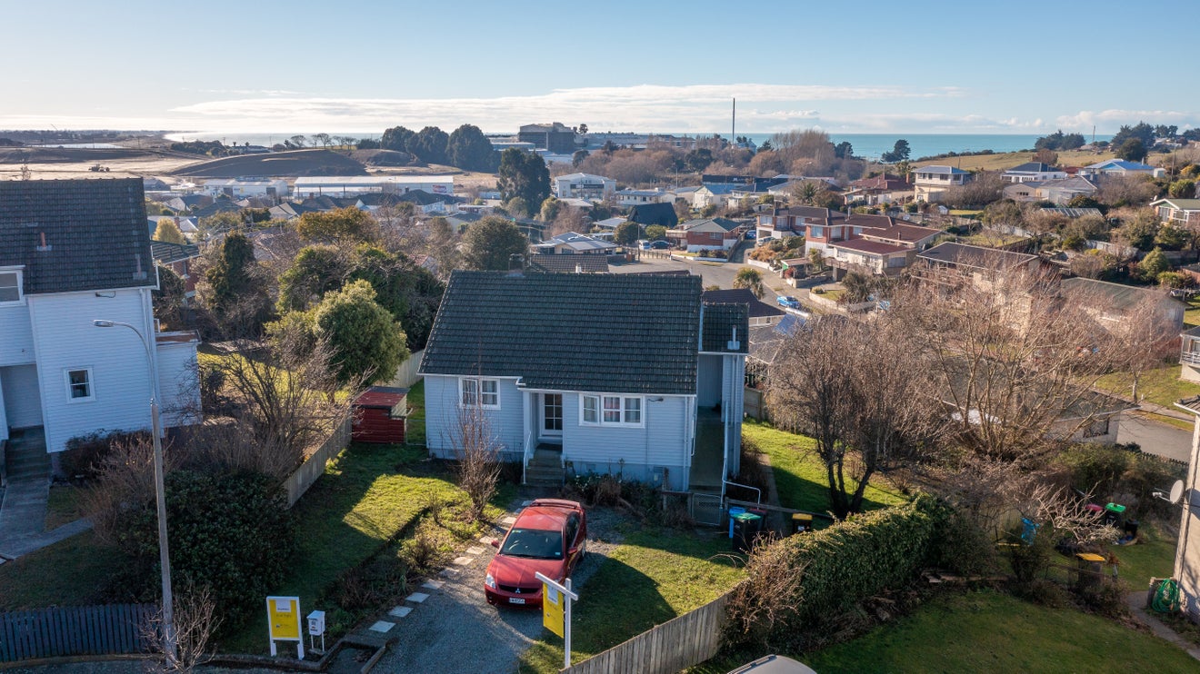 19 Tay Street, Waimataitai, Timaru - Carousel 1