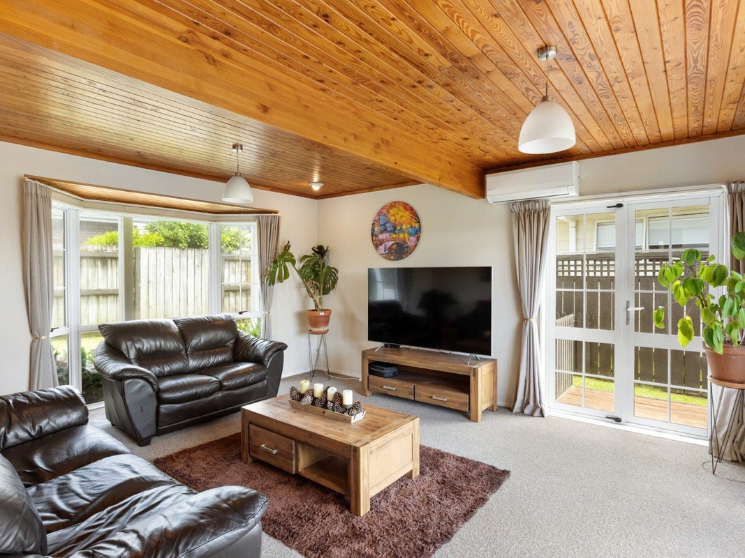 4A Hunter Way, Otumoetai, Tauranga - Carousel 1