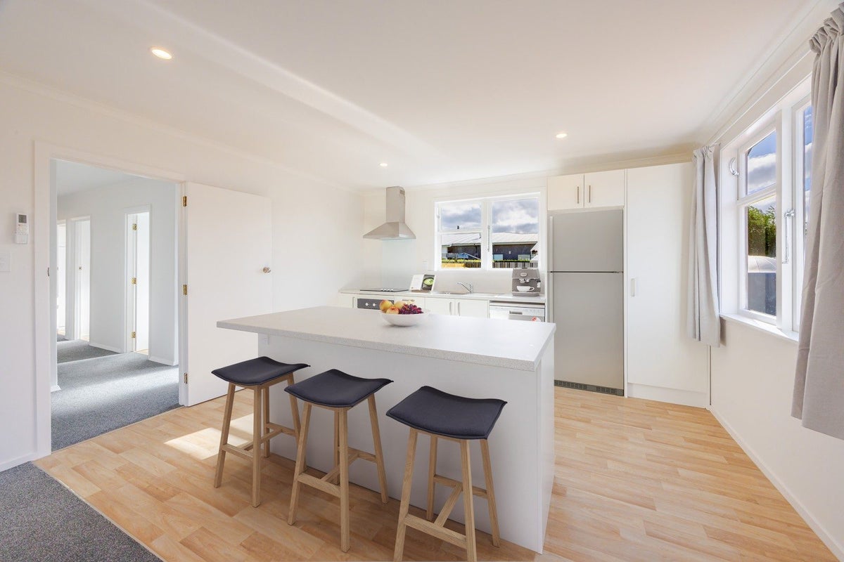 12 Holyrood Terrace, Waipukurau, Central Hawke's Bay, Hawke's Bay - Carousel 2