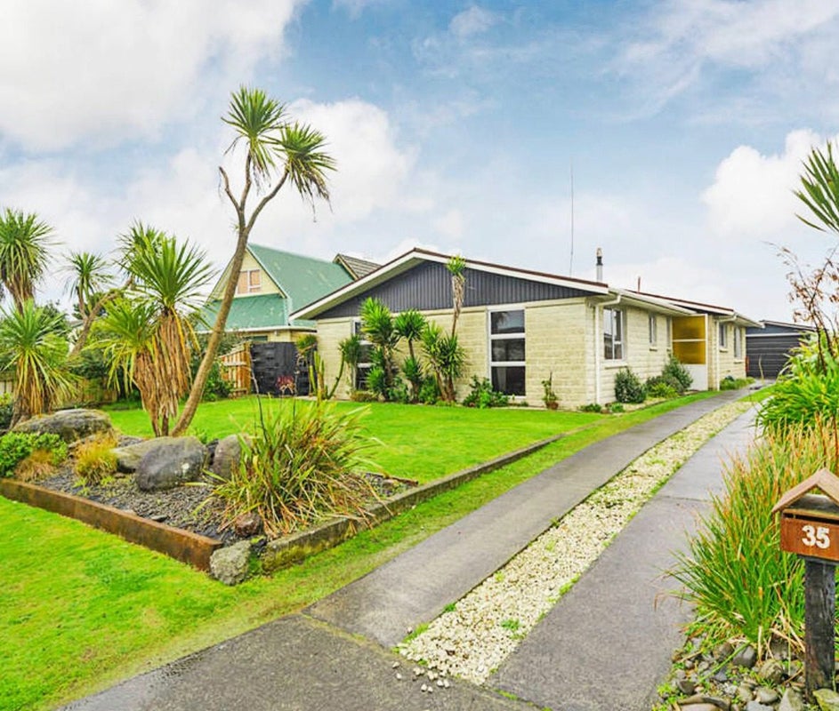 35 Thomas Place, Foxton Beach, Foxton - Carousel 1