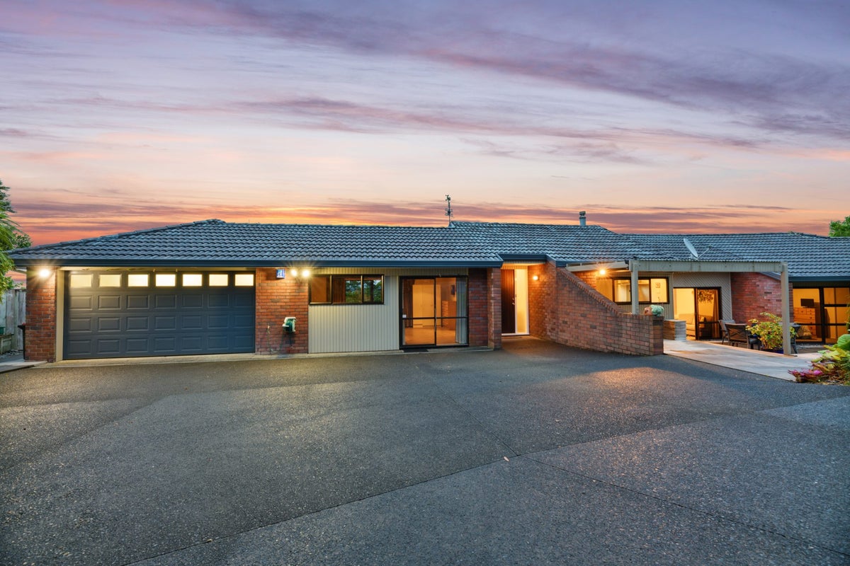 53 Lonely Track Road, Fairview Heights, Auckland - Carousel 2