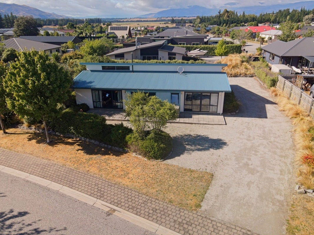 20 Timsfield Drive, Wanaka - Carousel 22