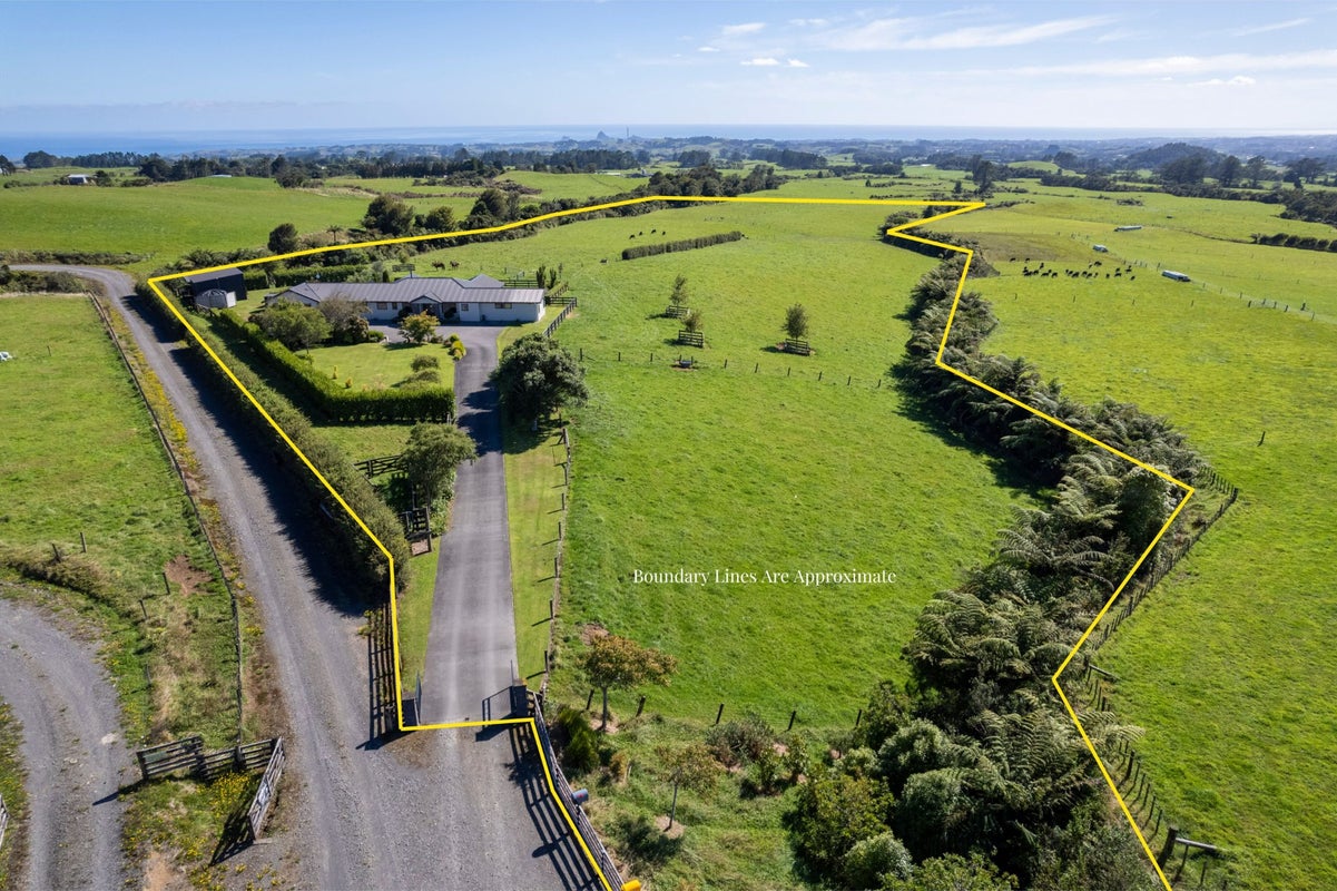 60 Maunga Heights, Hurworth, New Plymouth - Carousel 2