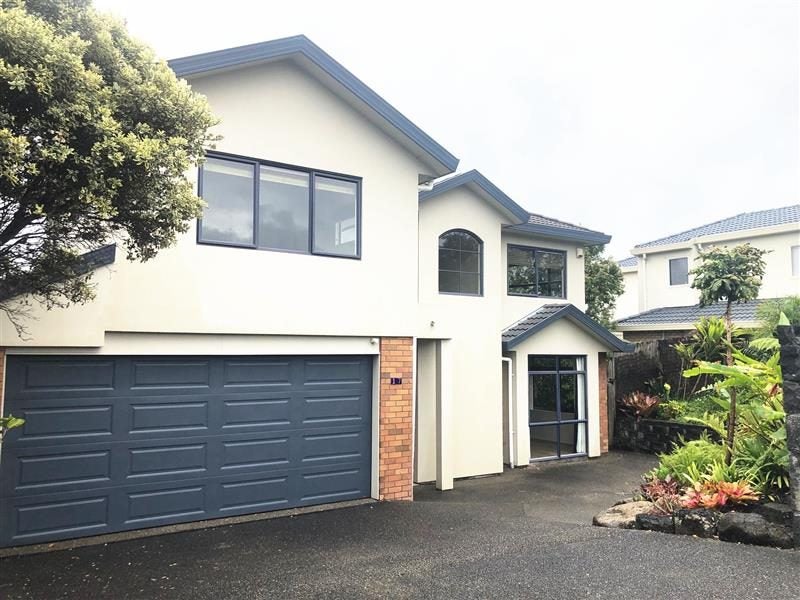 17 Medallion Drive, Oteha, Auckland - Carousel 1